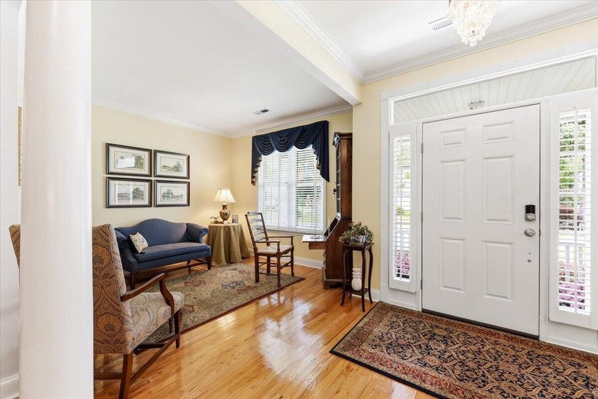 Beautifully maintained one-owner home in a quiet, established - photo 9