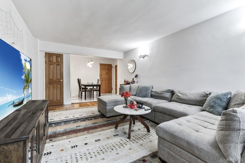 Spacious living in the city is possible! This fully updated - photo 7