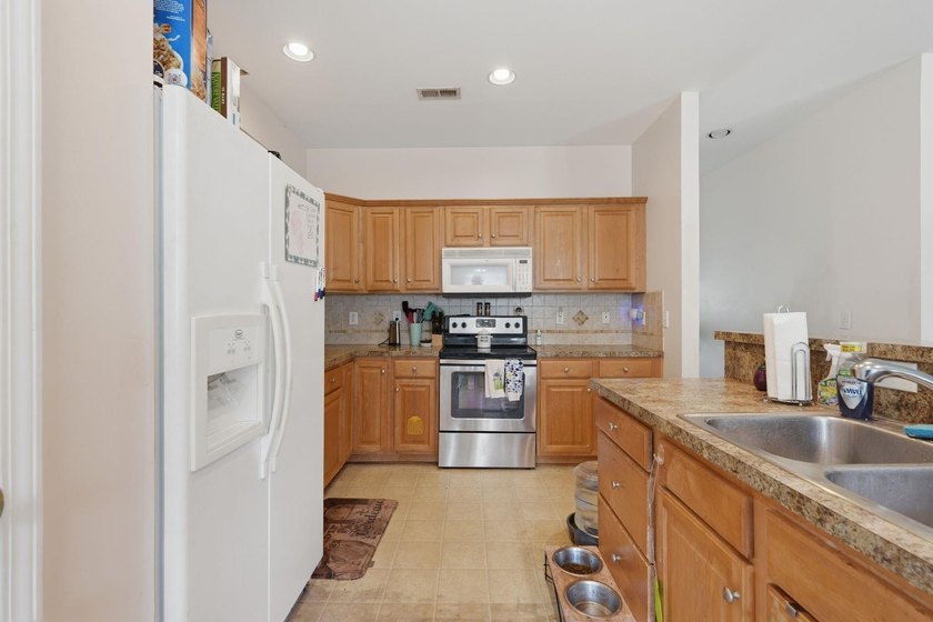 Welcome to Lawsons Landing, a highly desirable community where - photo 5