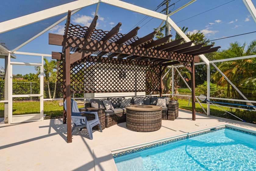 Located in the established community of Sandpiper Bay, this - photo 7