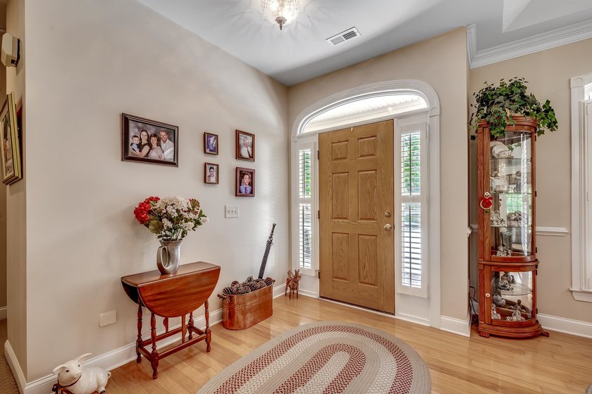 This custom built, full brick, 3 bed, 2.5 bath with bonus room - photo 2