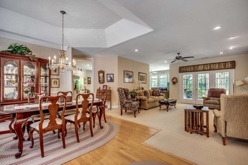 This custom built, full brick, 3 bed, 2.5 bath with bonus room - photo 3