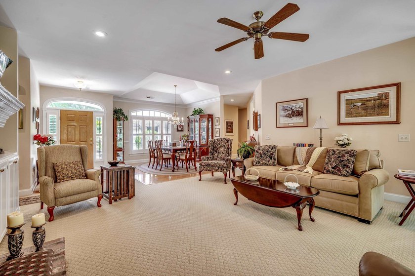 This custom built, full brick, 3 bed, 2.5 bath with bonus room - photo 5