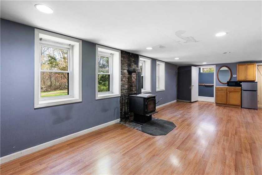 Located in Saunderstown on the North and South Kingstown line - photo 16