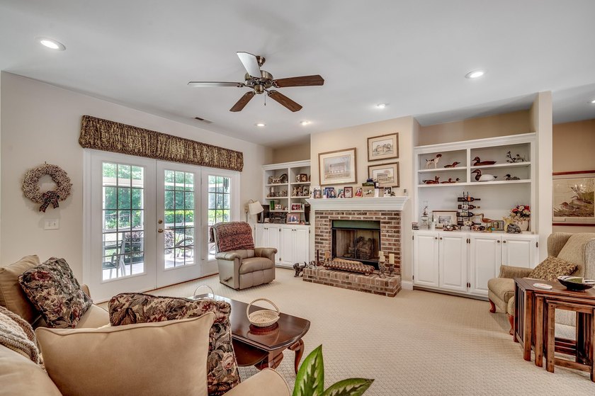 This custom built, full brick, 3 bed, 2.5 bath with bonus room - photo 7