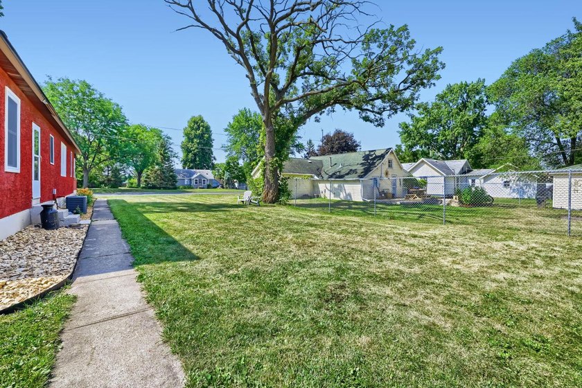 Nestled in one of Hastings' charming historic neighborhoods - photo 22