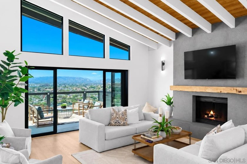 Commandingly perched in coveted Bay Park, this extraordinary - photo 6