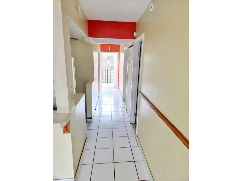 2BD/2BA, Open layout, central A/C, and in-unit laundry hookups - photo 3