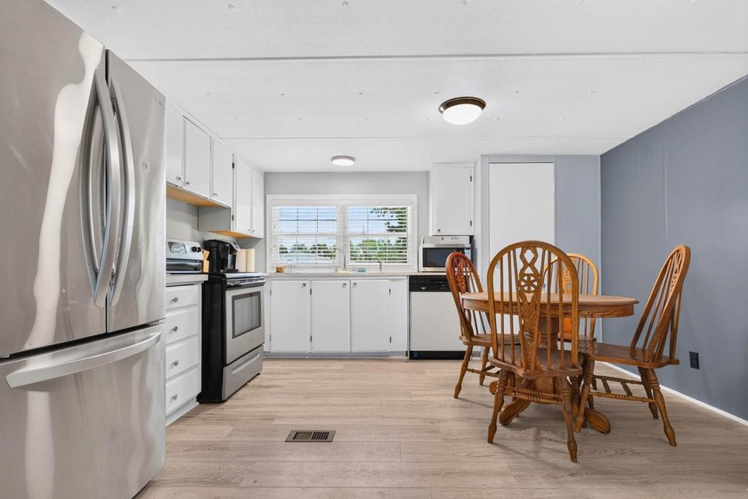 Welcome to easy beach living in the desirable Waterway View - photo 6