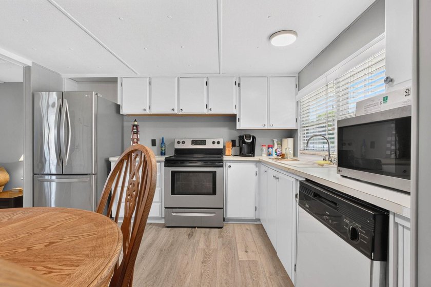 Welcome to easy beach living in the desirable Waterway View - photo 7