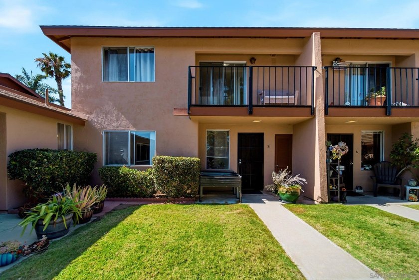 Coastal Encinitas, multi-family properties don't get more - photo 8