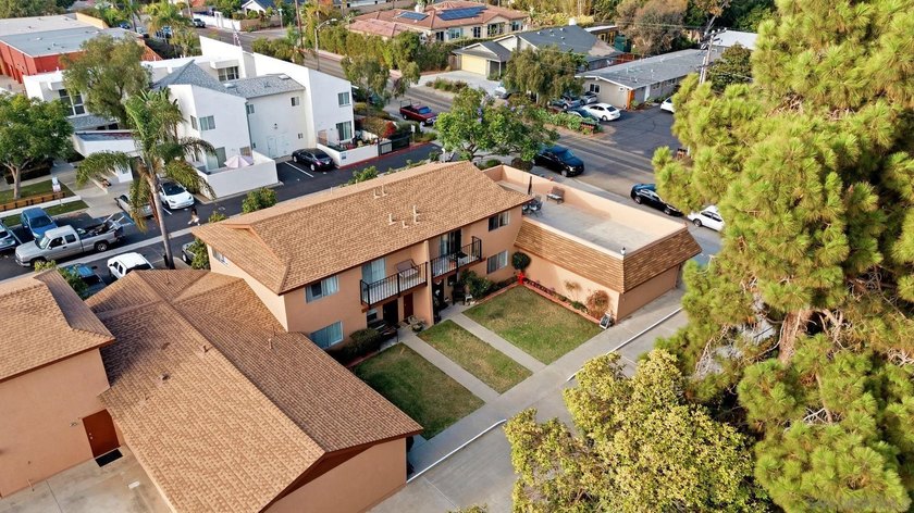 Coastal Encinitas, multi-family properties don't get more - photo 10
