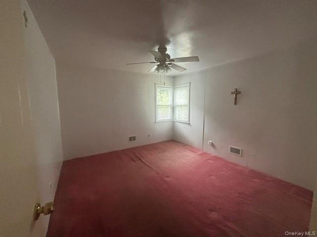Copiague South Dormered Cape with Garage &amp; Full Basement with - photo 6
