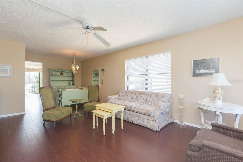 Just reduced to sell! Experience the heart of the Florida - photo 3
