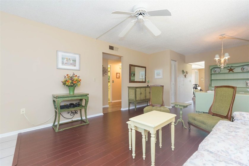 Just reduced to sell! Experience the heart of the Florida - photo 4