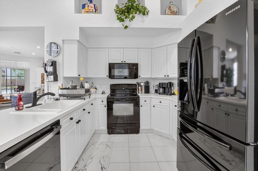 Showings Wednesday, July 15th only. Set within the prestigious - photo 19