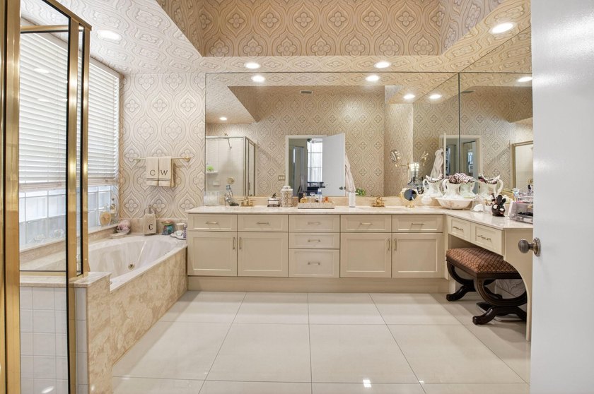 Showings Wednesday, July 15th only. Set within the prestigious - photo 33