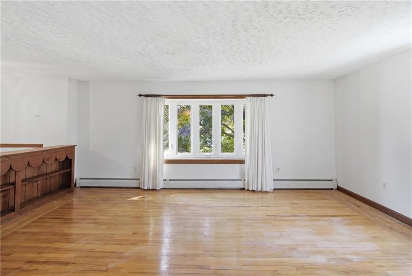 Welcome to 18 Continental Drive in desirable Middletown! This - photo 8