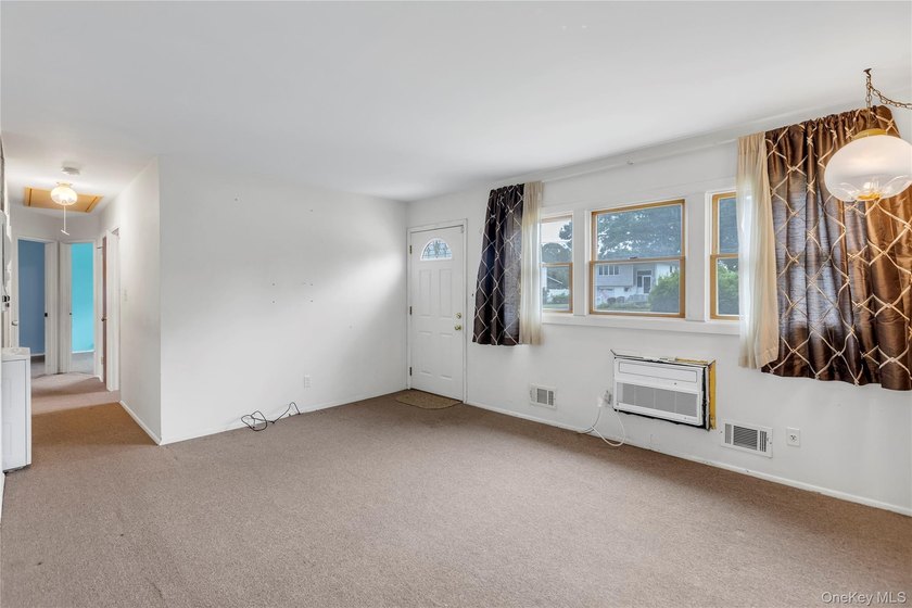 Welcome to this charming three-bedroom, one-bath home, perfectly - photo 3