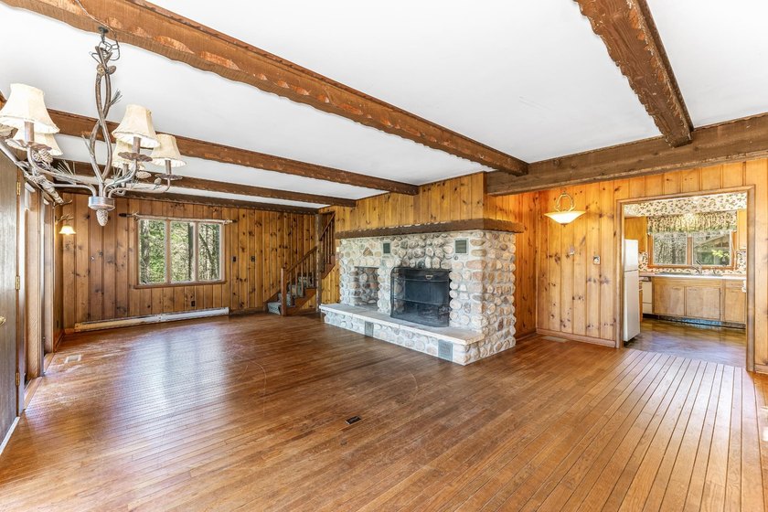 Ultimate privacy on 80 wooded acres with your own private - photo 5