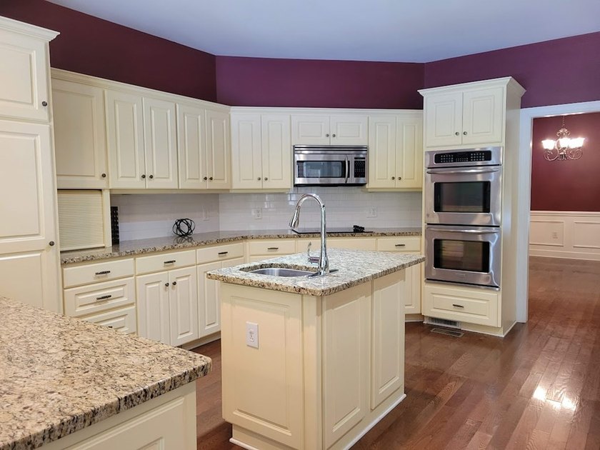 Enjoy waterfront living on Lake Murray. Beautiful home with a - photo 13