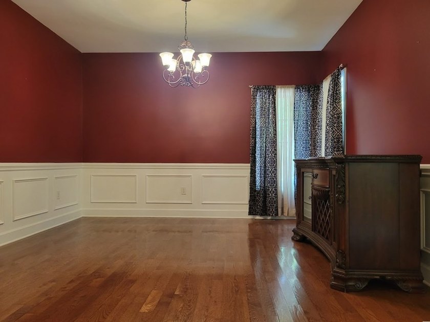 Enjoy waterfront living on Lake Murray. Beautiful home with a - photo 17