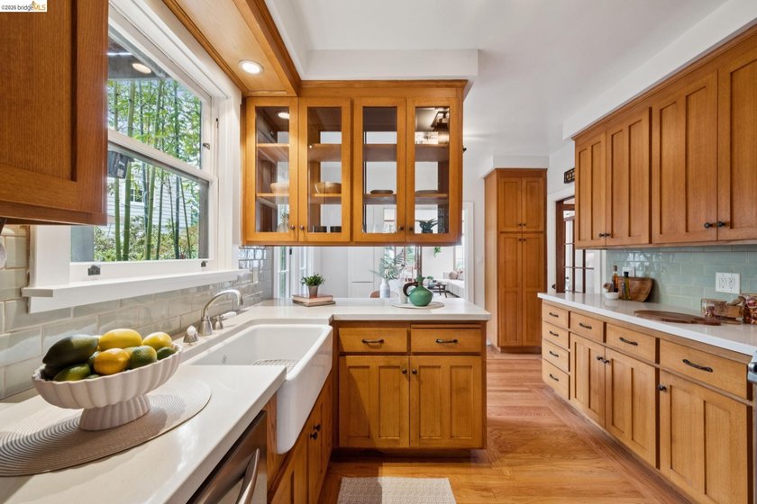 Sweeping views of the San Francisco Bay, the Campanile, and - photo 20