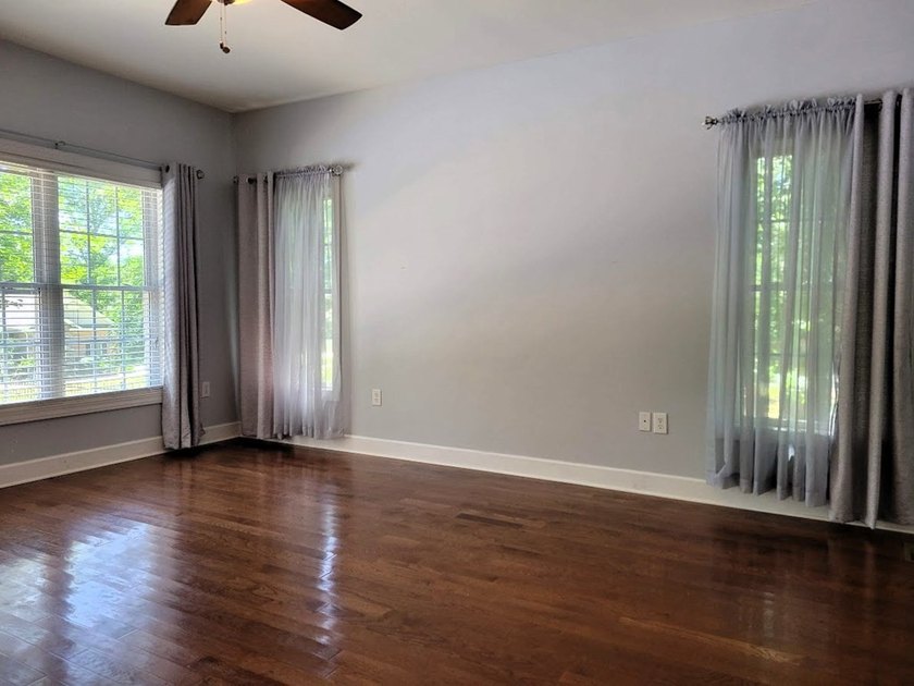 Enjoy waterfront living on Lake Murray. Beautiful home with a - photo 21