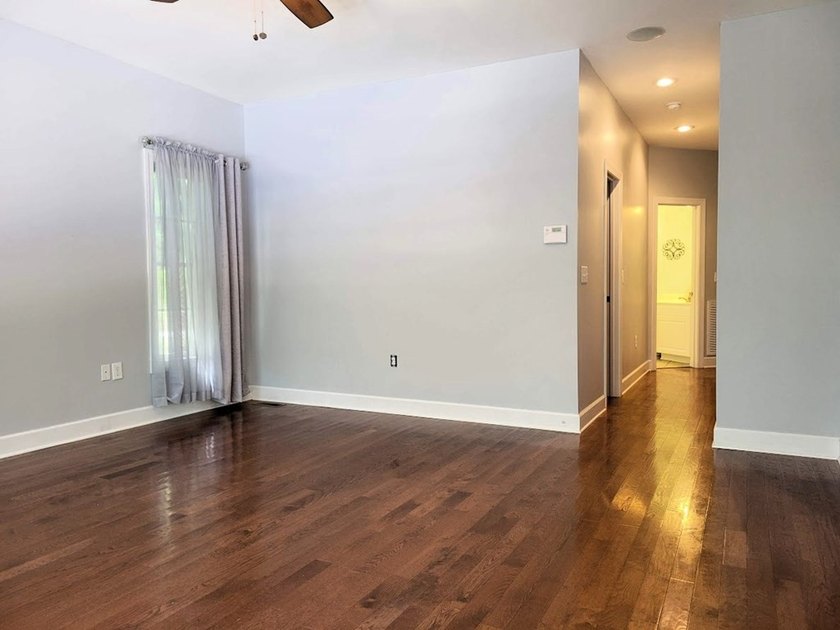 Enjoy waterfront living on Lake Murray. Beautiful home with a - photo 22