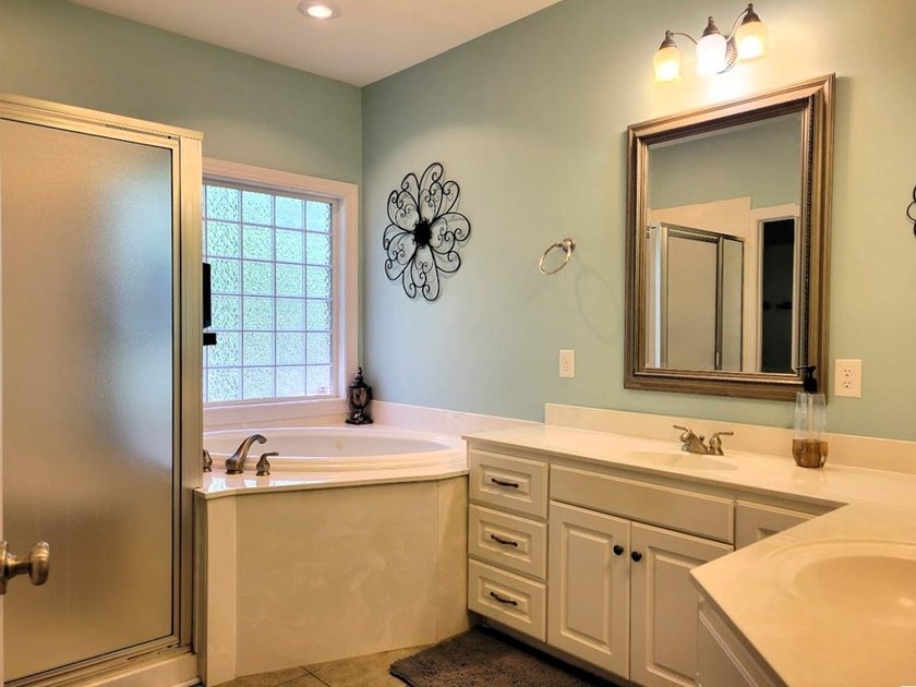 Enjoy waterfront living on Lake Murray. Beautiful home with a - photo 26
