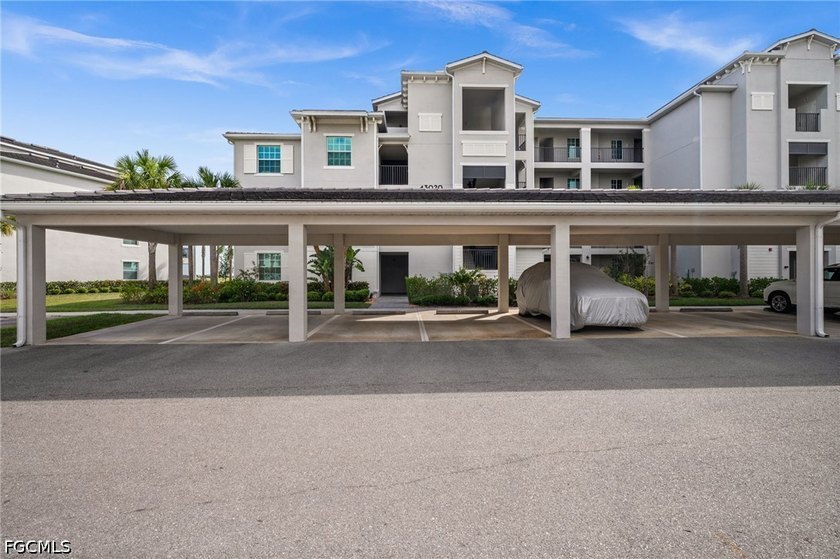 This remodeled golf condo bundle offers the ultimate turnkey - photo 2