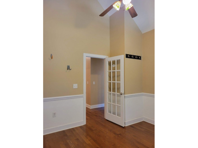Enjoy waterfront living on Lake Murray. Beautiful home with a - photo 33