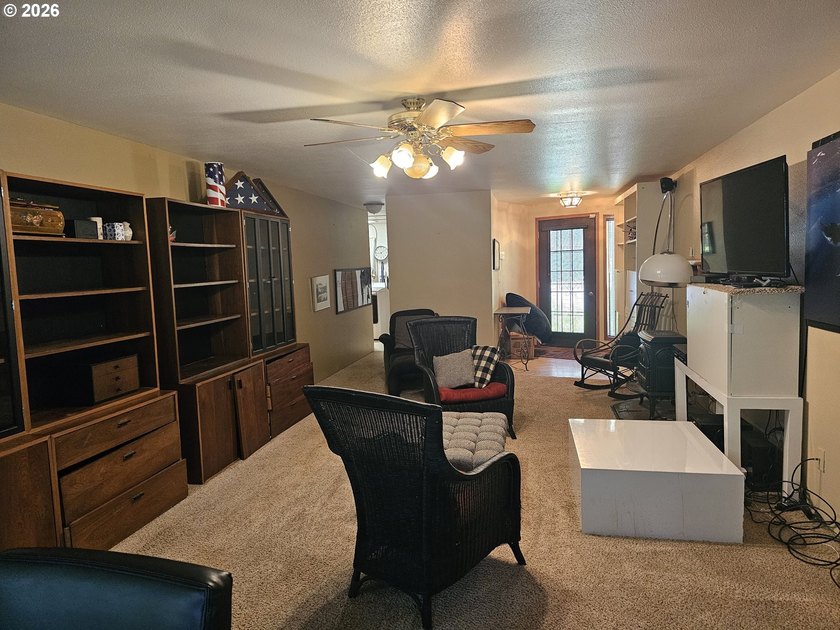 Welcome to Whaleshead Beach Resort! This spacious cabin offers - photo 3