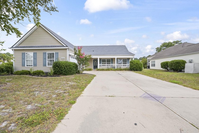 This is a short sale property. Welcome to this charming - photo 2