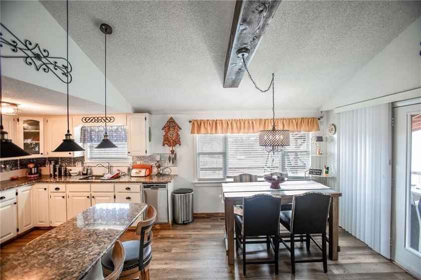 Move in Condition! Incredible views of the Lake Of The Ozarks - photo 5