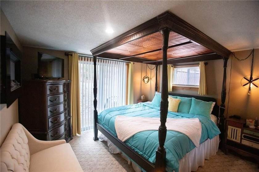 Move in Condition! Incredible views of the Lake Of The Ozarks - photo 10