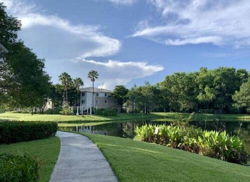 Welcome to your three-bedroom, two-bathroom waterfront - photo 31