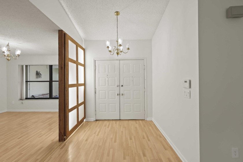 Move right into this beautifully updated 4-bedroom + office - photo 5