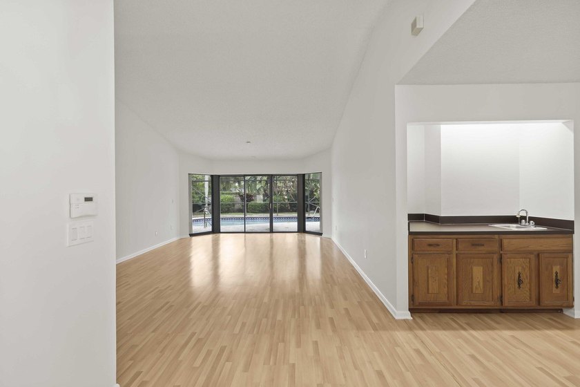 Move right into this beautifully updated 4-bedroom + office - photo 6
