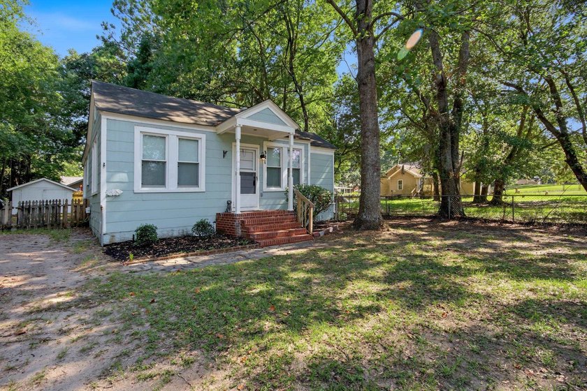 Welcome to 321 Park Street, Georgetown, SC, which is a charming - photo 3