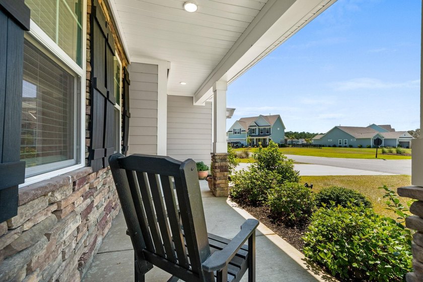Situated on a large, premium lot that backs up to a private - photo 3