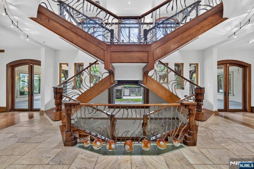 A rare opportunity to own one of Closter's signature residences - photo 8