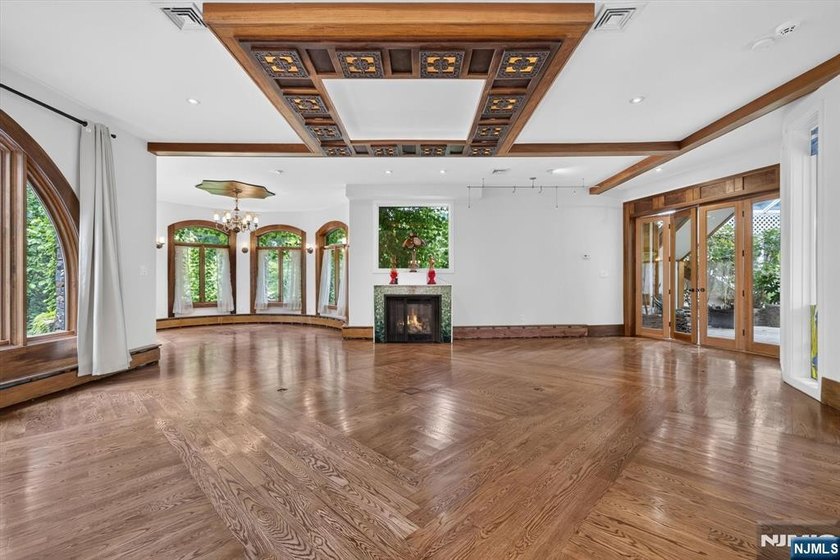 A rare opportunity to own one of Closter's signature residences - photo 10