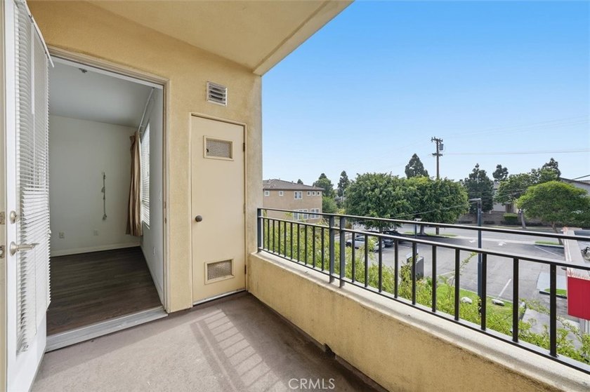 Welcome to The Meridian at Cabrillo, an exclusive 44-residence - photo 9