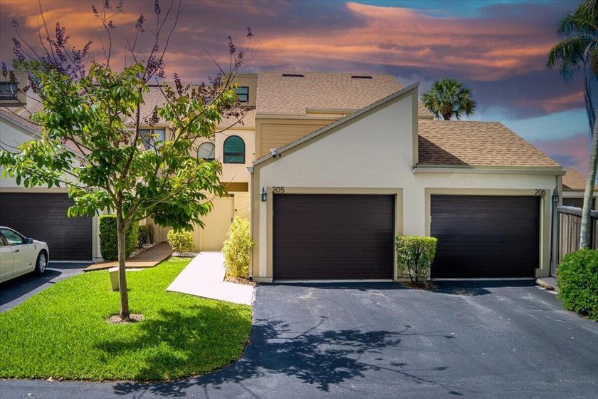 Highly sought-after waterfront community offering ocean access - photo 2
