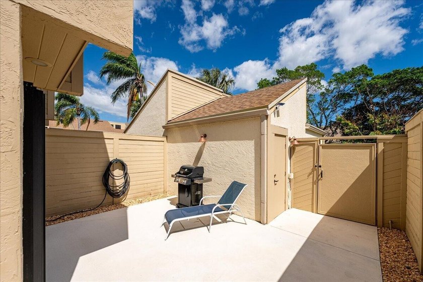 Highly sought-after waterfront community offering ocean access - photo 7