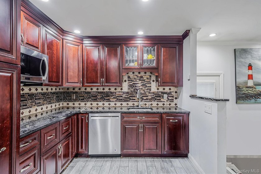 Welcome to 138 River Road, Shirley - a beautifully maintained - photo 7