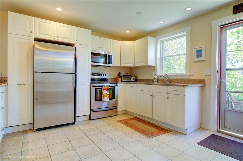 Unbeatable Newport Value: Rare 2-Story Townhouse in Desirable - photo 7