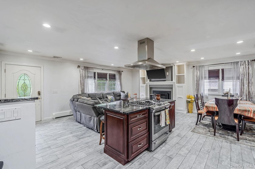 Welcome to 138 River Road, Shirley - a beautifully maintained - photo 8