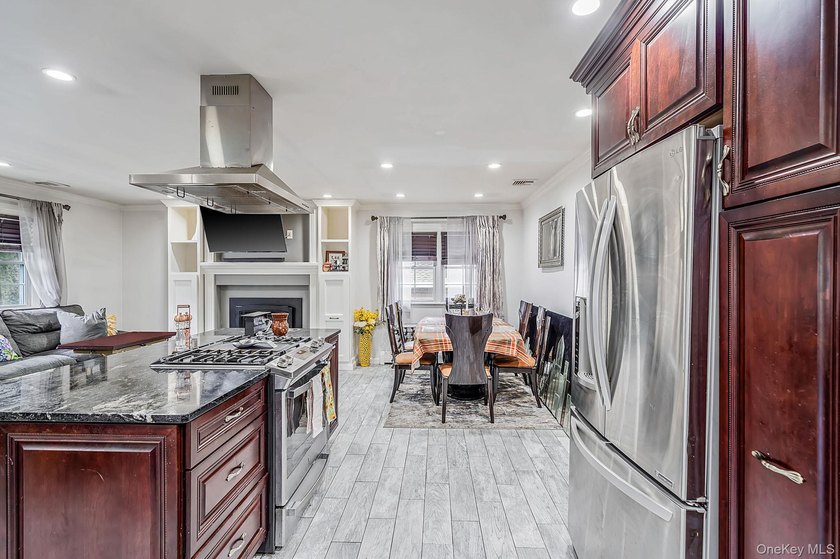 Welcome to 138 River Road, Shirley - a beautifully maintained - photo 9